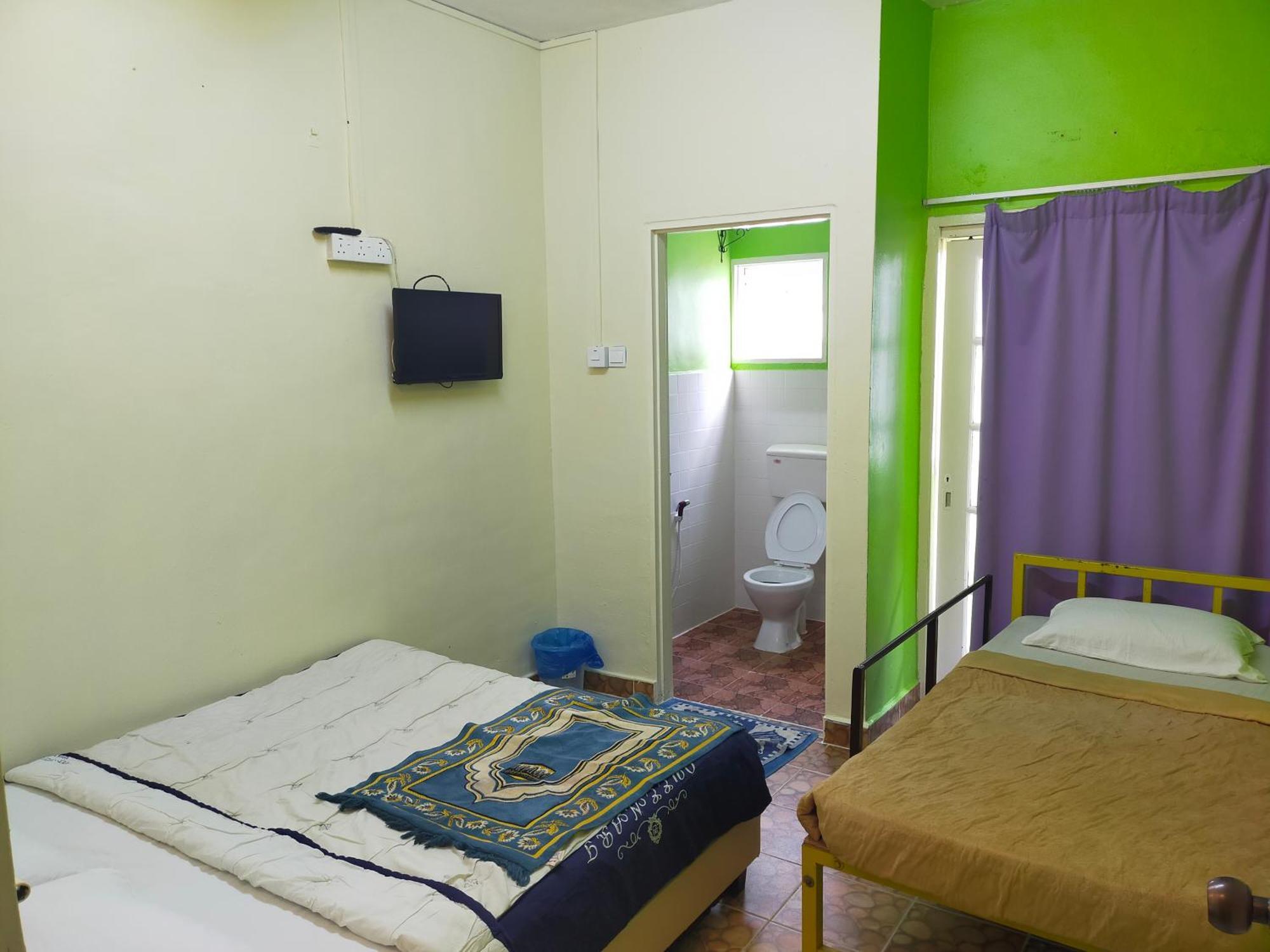 Netasha Holiday Inn Танах-Рата Екстер'єр фото