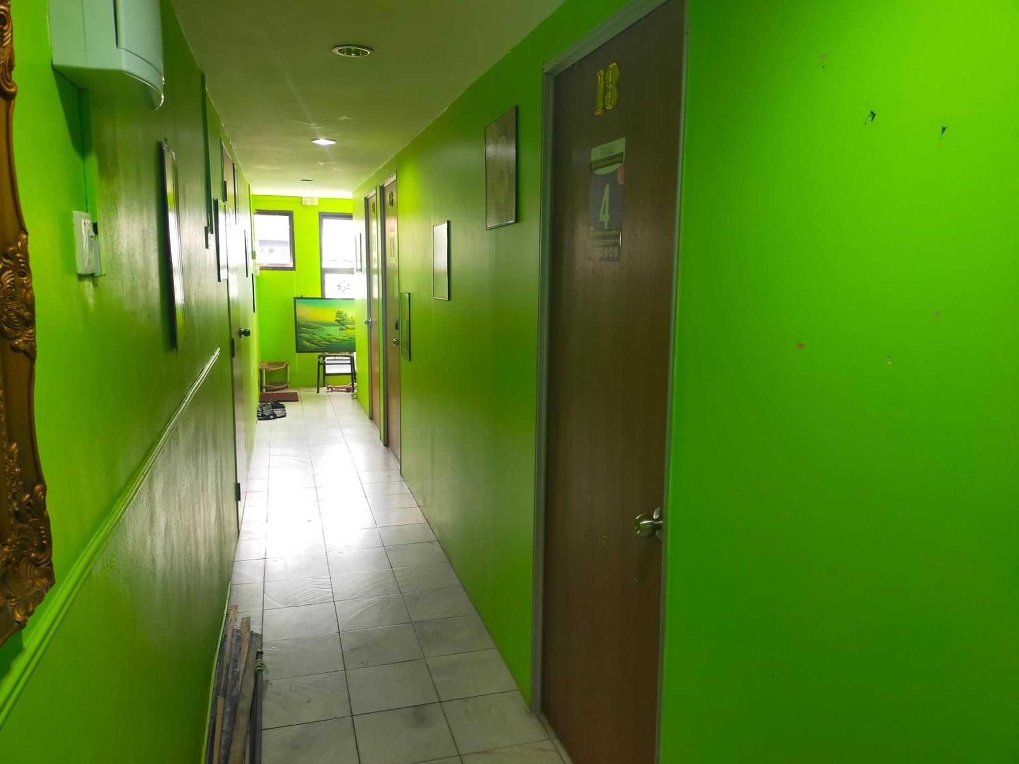 Netasha Holiday Inn Танах-Рата Екстер'єр фото