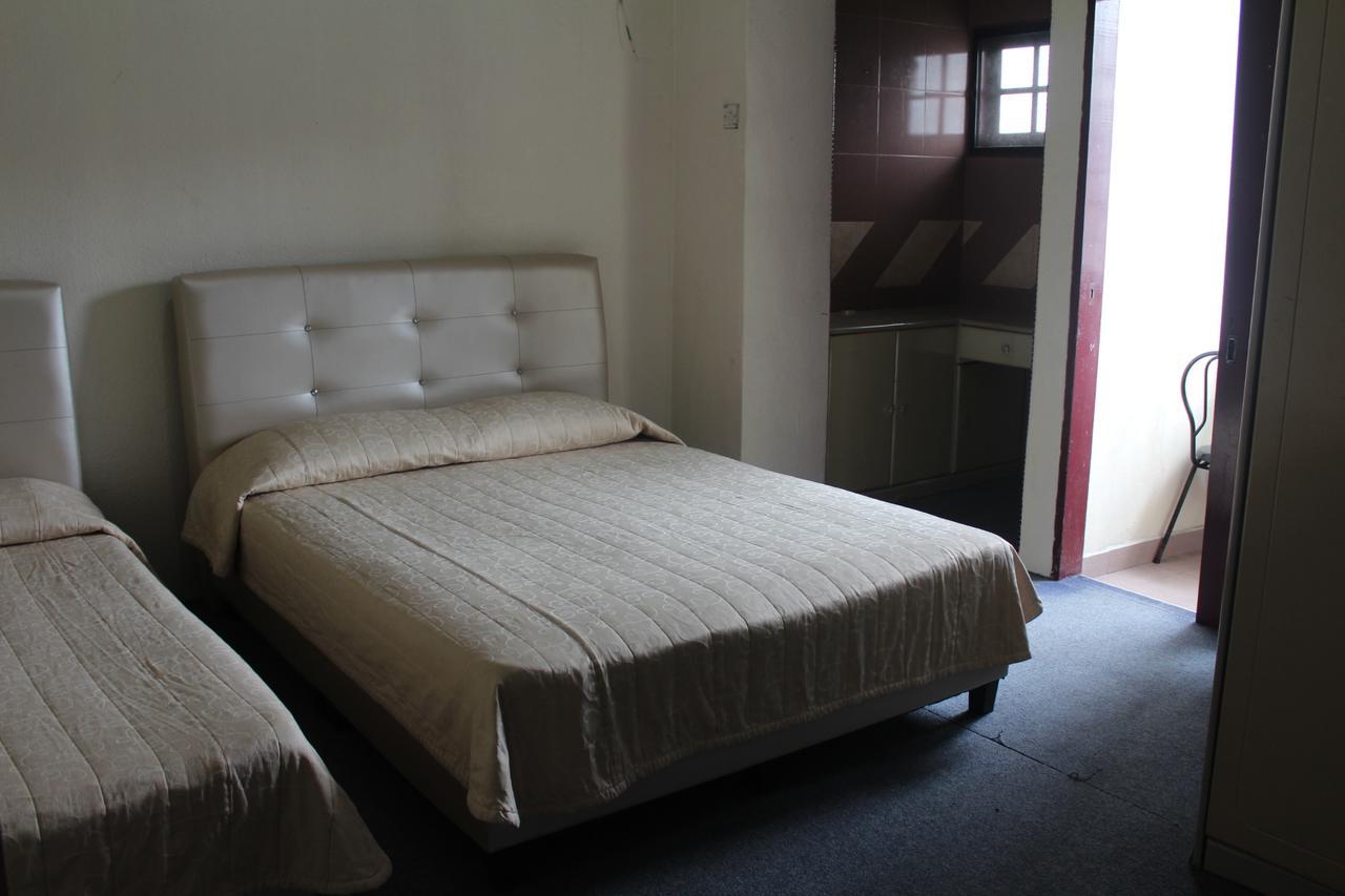 Netasha Holiday Inn Танах-Рата Екстер'єр фото